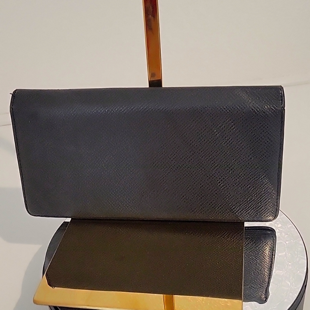 AUTHENTIC LOUIS VUITTON WALLET